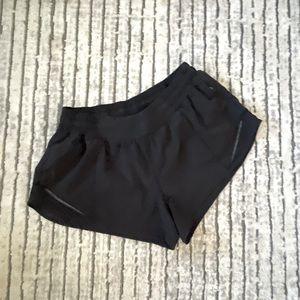 Lululemon Hotty Hot Low-Rise Lined Short 2.5” Black